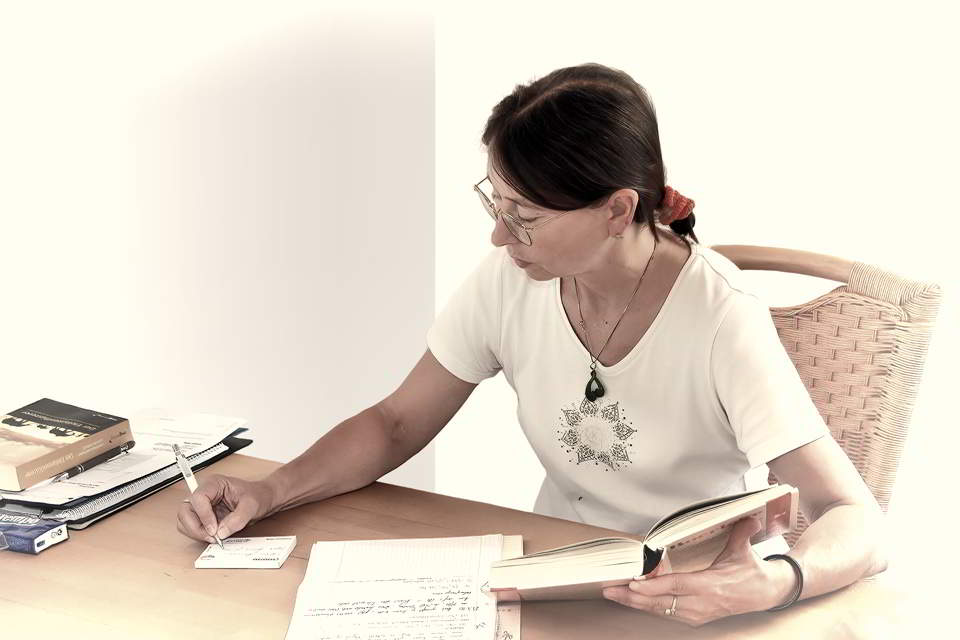 Am Schreibtisch in der Praxis